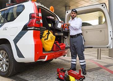 دوريات نجدة "السيارات المتعطلة" في أبوظبي بهوية جديدة