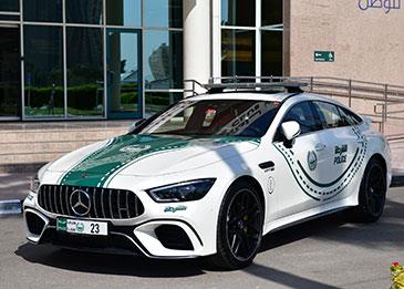 سيارة فارهة جديدة تنضم إلى دوريات شرطة دبي