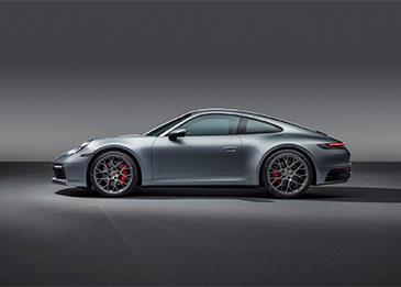 بالفيديو... جميع أجيال "بورش 911" في موكب استثنائي للمرة الأولى