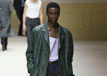 مجموعة برادا لخريف وشتاء 2026: 4 تفاصيل لا يمكن تفويتها