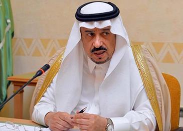 أمير الرياض يتلقى لقاح كورونا ويوضح أن سبب تأخره في تلقيه كان اصابته بالمرض