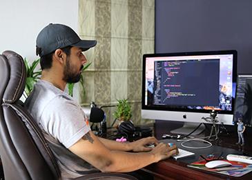 الإمارات تبدأ باستقبال طلبات لمنح الإقامة الذهبية لمبرمجين حول العالم