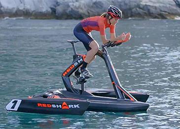 إطلاق 3 نسخ من القوارب متعددة الأبدان RedShark trimaran