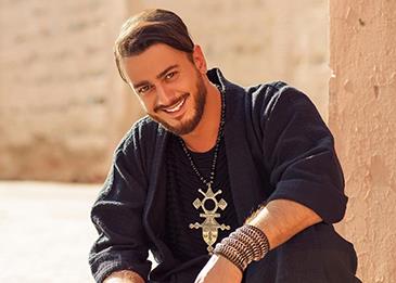 سعد لمجرد يستعد لأداء الأذان بصوته كصدقة جارية