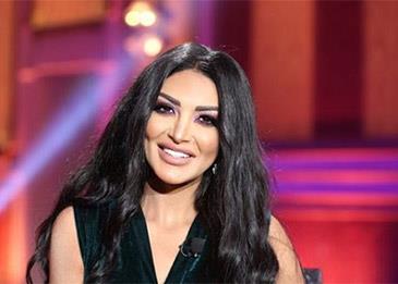 بالفيديو: مذيعة إم بي سي سالي عبدالسلام تستغيث من مطار بيروت