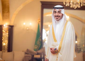مشهور "سناب شات" عبد الملك الهبدان يهدي والدته المتوفية أبيات شعر مؤثرة