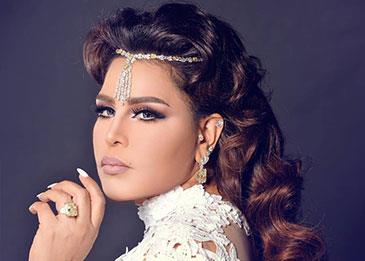 اضغط لمشاهدة الفيديو: نجل الفنانة أحلام يروج لمبخرتها الإلكترونية