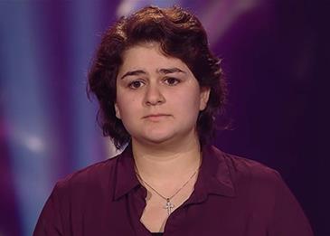 اضغط لمشاهدة الفيديو: شابة سورية تذهل لجنة التحكيم في برنامج "ذا فويس فنلندا"