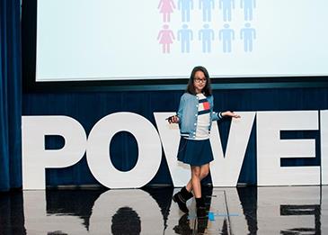 عمرها 10 سنوات وجذبت انتباه جوجل ومايكروسوفت... من هي سامايرا مهتا؟