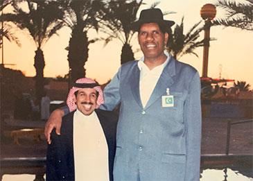 وفاة "العملاق الباكستاني" أطول رجل في العالم