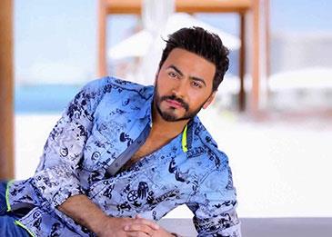 اضغط لمشاهدة الفيديو: شاب مصري يُدخل تامر حسني في نوبة ضحك هستيرية
