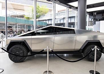 تسلا تطلق اول مركبة بيك آب كهربائية