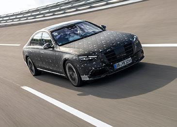 سيارة S-Class الجديدة تقدم أعلى مستويات المتعة والأمان في كل رحلة