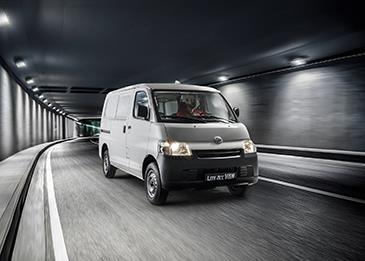 الكشف عن سيارة تويوتا لايت إيس المصممة خصّيصاً لدولة الإمارات