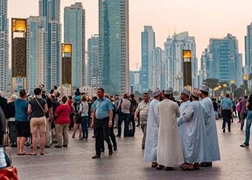 الإمارات تفرض الحجر المنزلي على القادمين من خارج البلاد