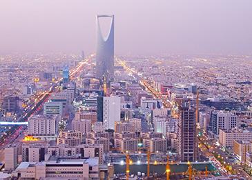 السعودية تتجه لتوطين مهن القطاعين العام والخاص