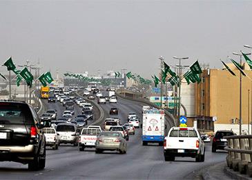 السعودية تحذر: عدم ترك العطور في السيارة خشية انفجارها