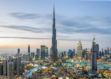 الإمارات حلم الشباب العربي