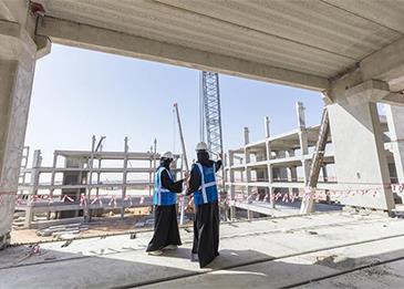 المهندسات في السعودية: كم عددهن وكم عدد السعوديات منهن؟