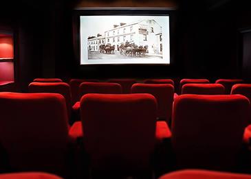 خلال أسبوعين السينما تعود إلى السعودية