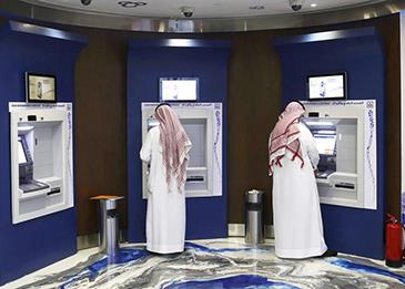 في السعودية بعدما أخطأ الصراف الآلي ... موظف التغذية يناشد بإعادة الأموال
