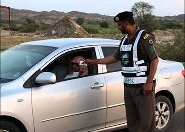 البدء برصد مخالفتي الحزام والجوال في المدينة المنورة