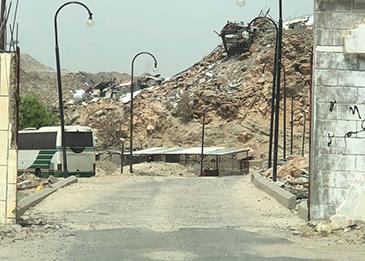 بعد أن أغلقت شارعاً بمكة ... إزالة تعديات أقامها رجل أعمال
