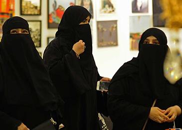 في شهر واحد ... فتيات كفيفات في بريدة يتحدين الإعاقة ويتعلمن الطبخ