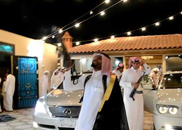 شاهد بالفيديو: عرس سعودي يبدو كساحة حرب بسبب إطلاق الرصاص!