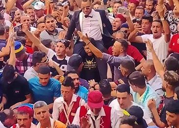 حفل زفاف أسطوري لشاب كفيف حضره أكثر من 10 آلاف