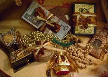 اضغط لمشاهدة الفيديو: عروس سعودية تستعرض مهرها الخيالي!