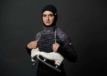 اضغط لمشاهدة الفيديو: الإماراتية زهرة لاري تخطف الأضواء في الألعاب الشتوية بروسيا
