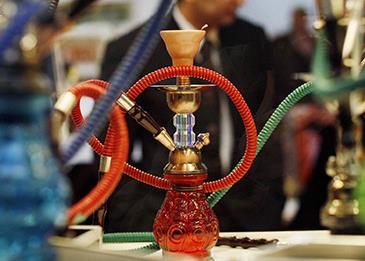 "للحد من انتشار فيروس كورونا" أبوظبي تحظر تقديم "النرجيلة" بالمنشآت السياحية
