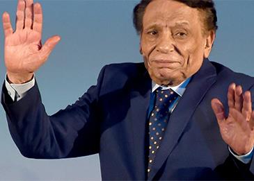 عادل امام بصحة جيدة وكل ما قيل عن تدهور حالته عارٍ عن الصحة