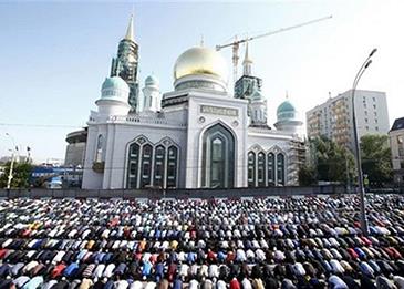 مظاهر "عيد الأضحى" حول العالم