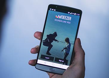خدمة deezer العالمية للاستماع للموسيقى تدخل إلى الشرق الأوسط وأفريقيا