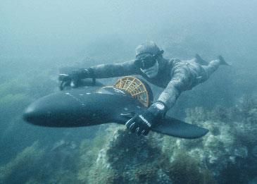 دراجة تمنحك تجربة التنزه بفخامة تحت الماء... AquaJet Dive