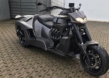 دراجة نارية بهيكل سيارة "لامبورغيني" الخلفي... ابتكار يتفوق على أحدث السيارات الرياضية