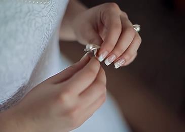 عروس تهرب من حفل الزفاف بسبب الذهب
