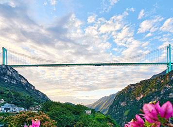 افتتاح أطول جسر في العالم