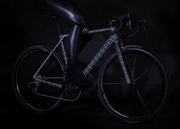 نظرة على دراجة Canyon المستوحاة من فرقة Kraftwerk الألمانية
