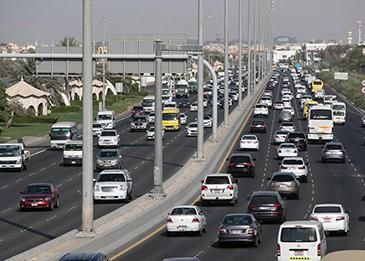 الإمارات تتيح لمالكي السيارات استرداد مركباتهم المحجوزة في الوكالات والمواقف