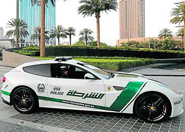 شرطة دبي تلقي القبض على "متسول العيد" .. ستفاجئ بما يمتلك من مال!