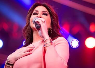 اضغط لمشاهدة الفيديو: سقوط الفنانة إليسا على المسرح بحفلها في دبي