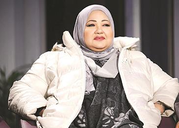 اضغط لمشاهدة الفيديو: انتصار الشراح ترتدي النقاب خارج منزلها