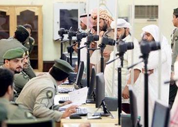 اضغط لمشاهدة الفيديو: هل يحق لصاحب العمل منع عامل من الرجوع للمملكة؟ .. الجوازات توضح