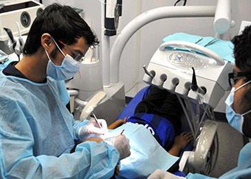 وزير العمل السعودي يعلن بمقطع فيديو عن توطين طب الأسنان قريبًا