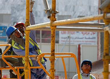 "العمل السعودية" تشدد على ضرورة الالتزام بقرار حظر العمل تحت أشعة الشمس