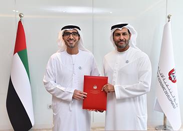 الإمارات توظف 1000 مواطن بمنطقة الظفرة في إطار "غدًا 21"