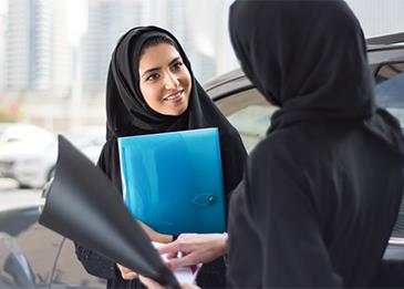 السعودية: إلزام المؤسسات والشركات بالحقوق الـ 10 للمرأة العاملة